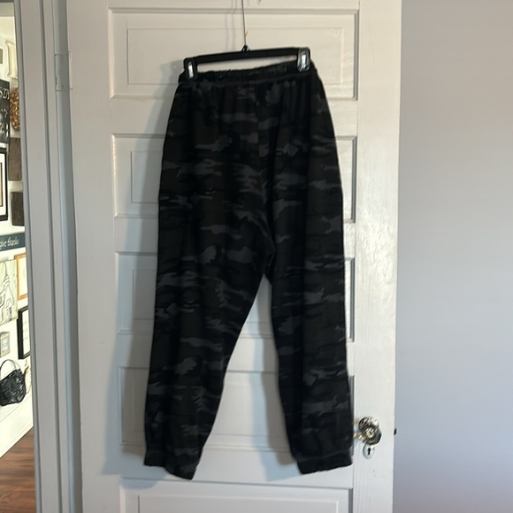 Santcuary Camo Jogger Sweatpant - Picture 4 of 4
